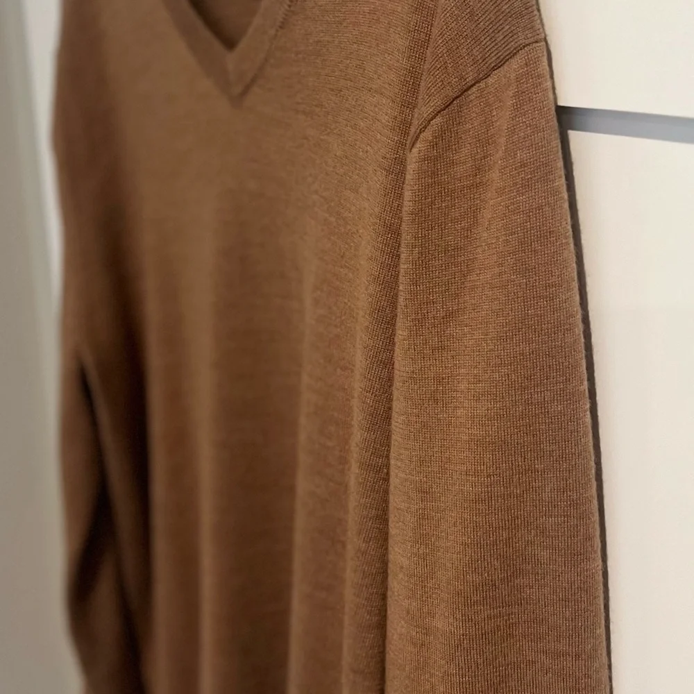 J.CREW| Men’s Merino Wool V-Neck Sweater | Camel Brown | Size L